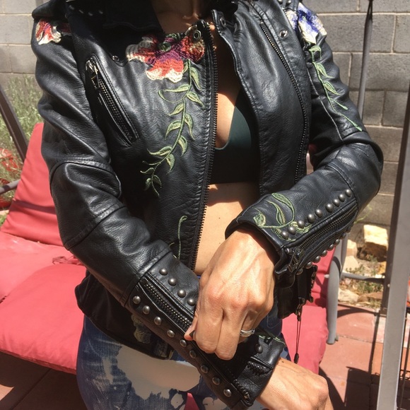 BLANK NYC MOTO BIKER LEATHER JACKET STUDDED, FLORAL EMBROIDERY QUALITY ZIPPER XS - Picture 4 of 7